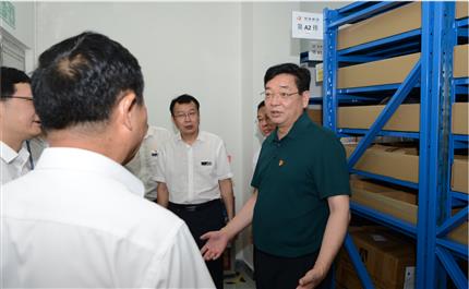 河南航投黨委書記、董事長張明超 深入中原龍浩開展“不忘初心、牢記使命”主題教育調研